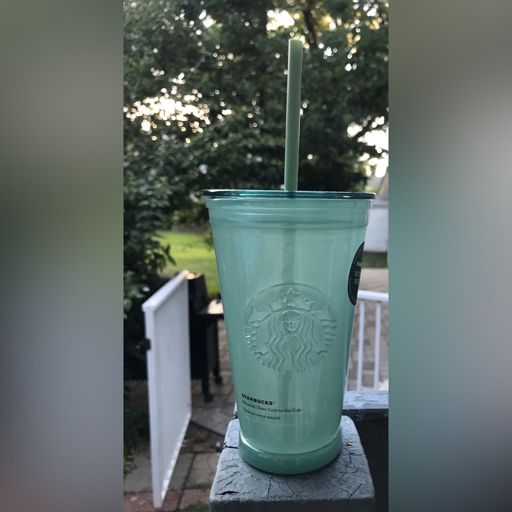 NEW Starbucks Green Glass Tumbler w Green Plastic Straw 16oz,glass made in Spain